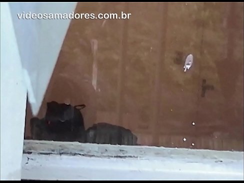 ❤️ Home cachondo mirando á súa moza con outro mozo, gravando un vídeo de carallo sen molestar á parella ❤❌ Porno casero en % gl.watchhentai.ru %