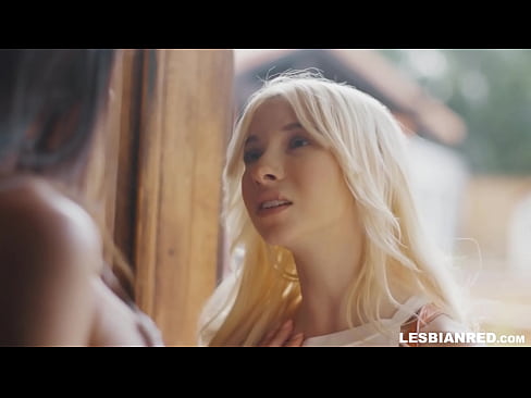 ❤️ A nena chega a casa uns meses despois e acaba comendo o coño da súa madrastra ❤❌ Porno casero en % gl.watchhentai.ru %